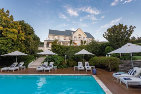  The Light House Boutique Suites  Паарл